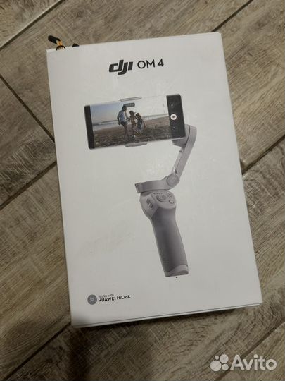 Стабилизатор для смартфона DJI Osmo Mobile 4