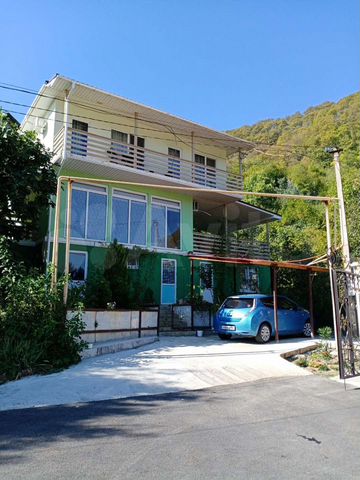 Дом 200 м² на участке 4 сот.