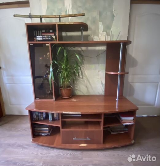 Тумба-горка под телевизор с полками