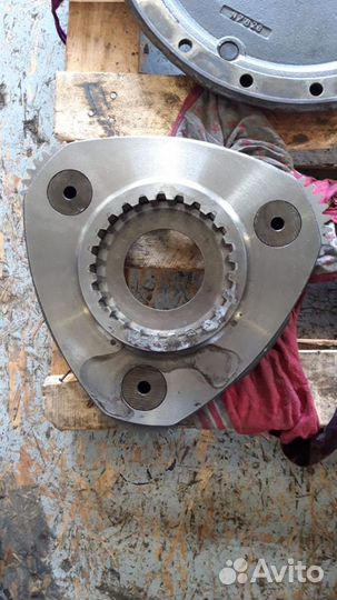 Редуктор хода travel device 9276643 Hitachi ZX400