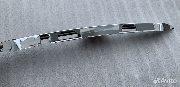 Накладка крышки багажника Camry V50