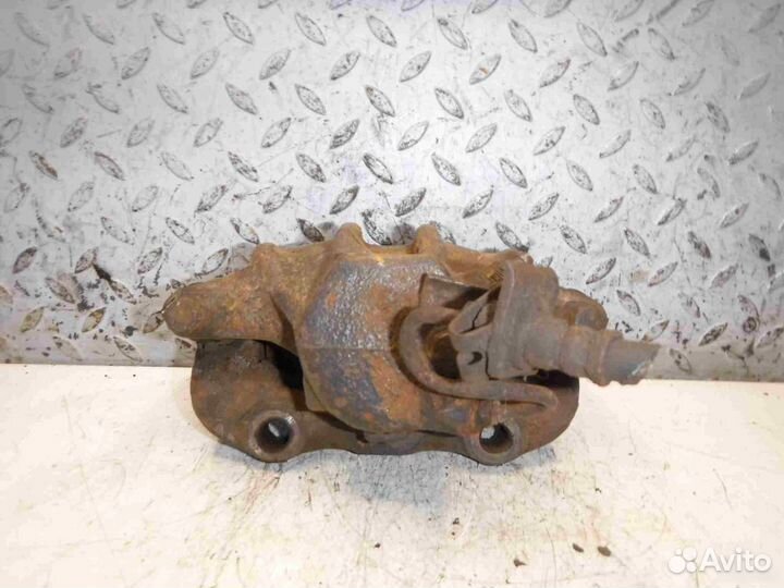 Суппорт передний правый VW Passat (B4) 1994-1996