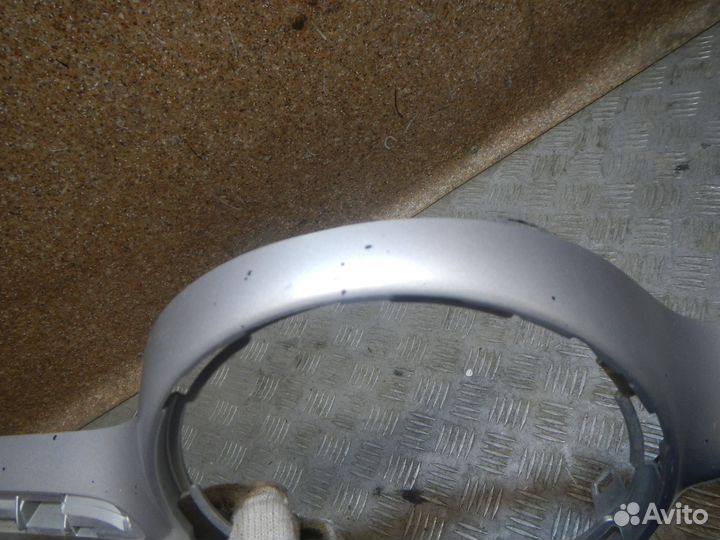 Б/У Б/У Накладка на решетку радиатора