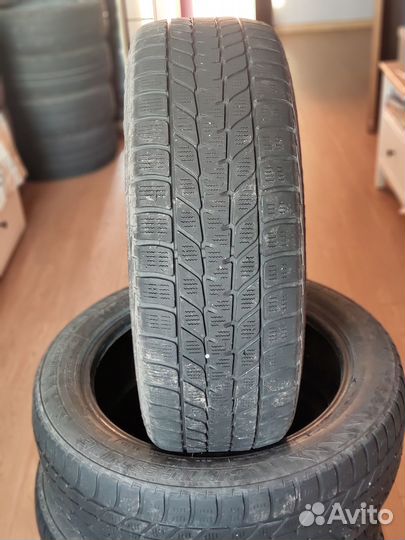 Bridgestone Blizzak LM-25 205/55 R17