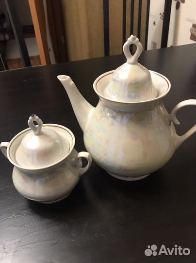 Чайник заварочный и сахарница