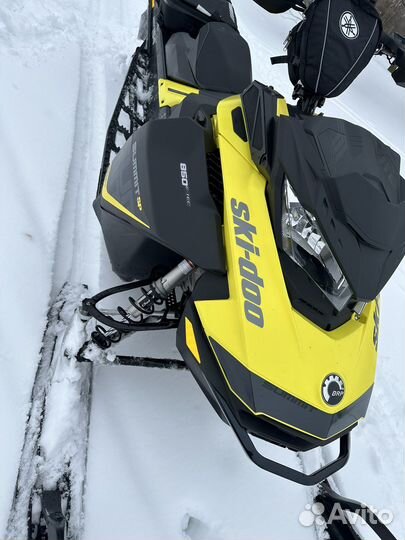 Ski-Doo Summit 850