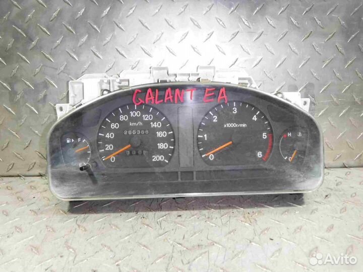 Панель приборов Mitsubishi Galant