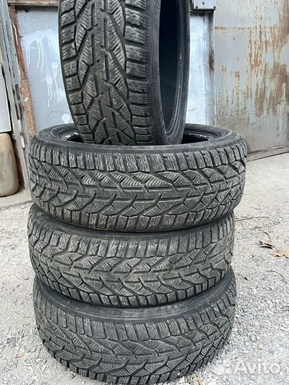 Kormoran Snow 215/55 R17