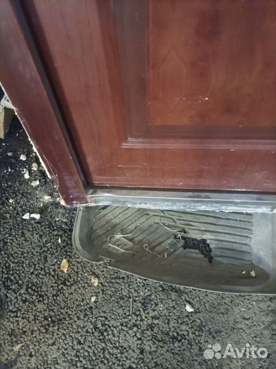 Дверь входная металлическая левая бу