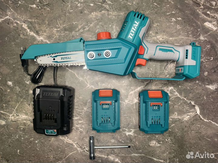 Аккумуляторная мини цепная пила Total 20В