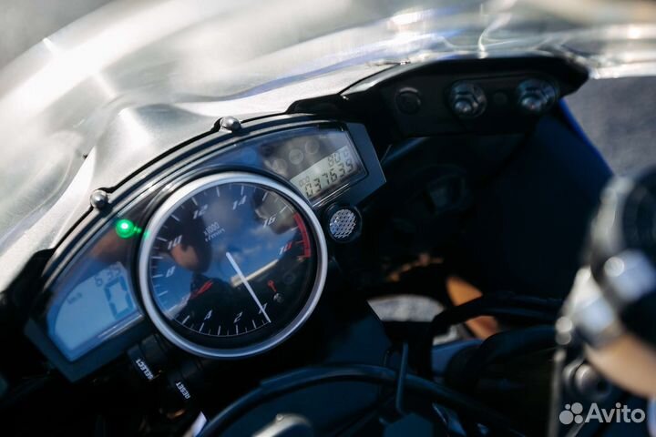 Yamaha R6