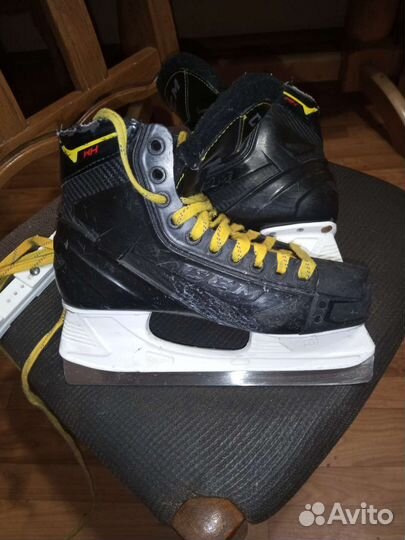 Коньки для хоккея с мячом