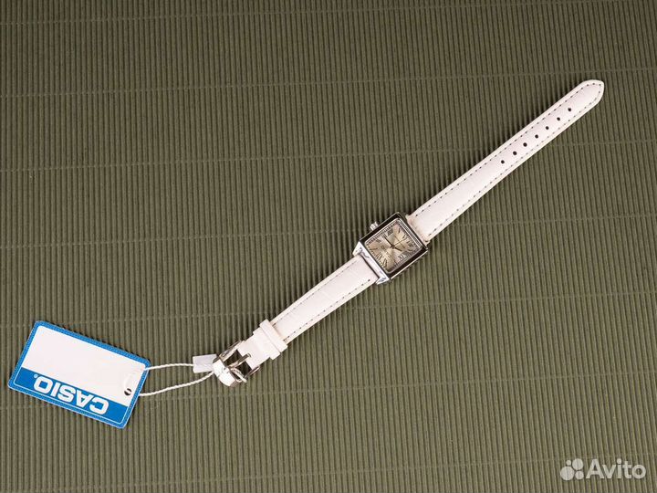 Часы женские Casio