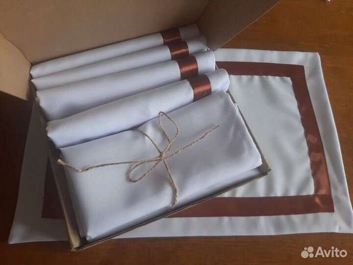 Набор скатерть (подтарельники) + салфетки