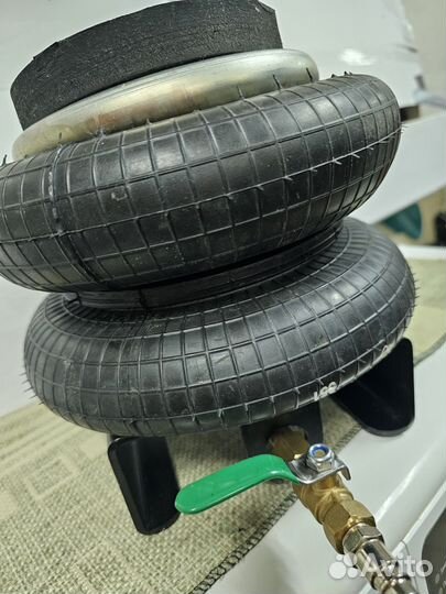 Пневмодомкрат