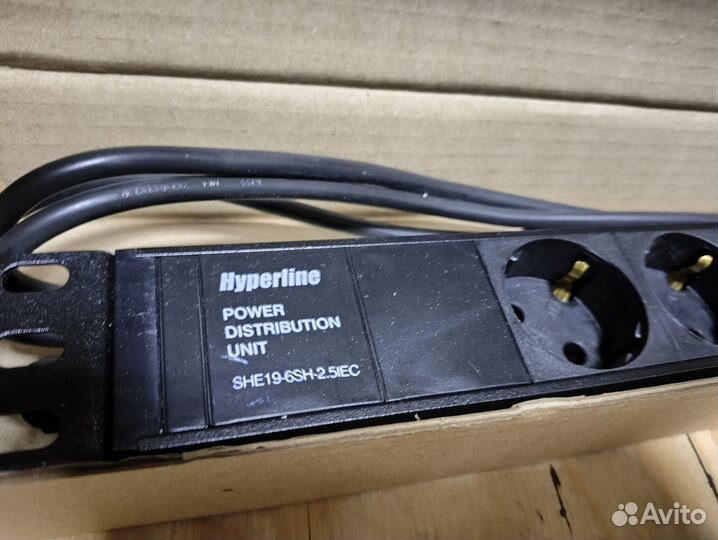 Блок розеток Hyperline SHE19-6SH-2.5IEC