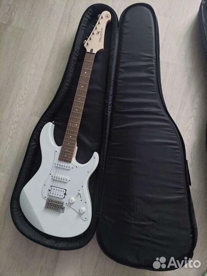 Акустическая гитара Yamaha Pacifica012 новая