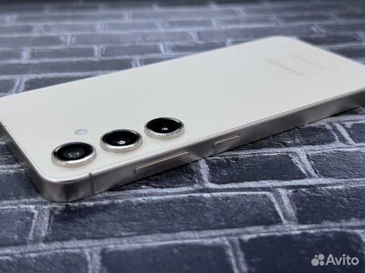 Samsung Galaxy S24, 8/256 ГБ