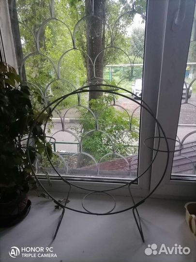 Подставка под цветы