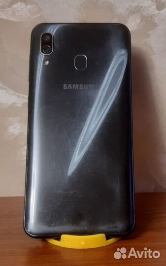 Samsung Galaxy A30, 4/64 ГБ