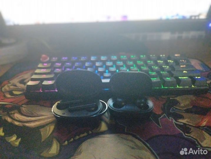 Беспроводные наушники tecno и xaomi