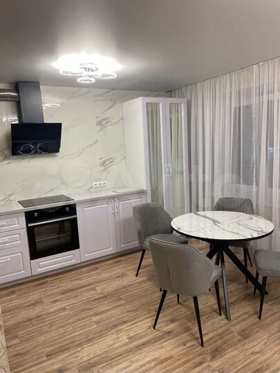 2-к. квартира, 54 м², 1/9 эт.