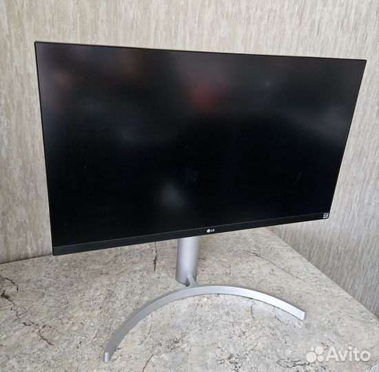 Монитор LG 27 UK650