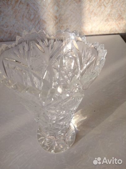 Ваза для цветов хрустальная