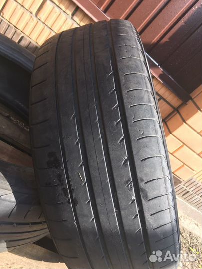 Yokohama Advan Sport V105 235/50 R19
