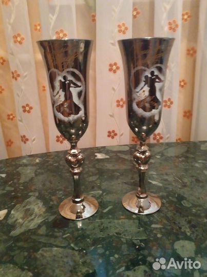 Фужеры свадебные темные с рисунком
