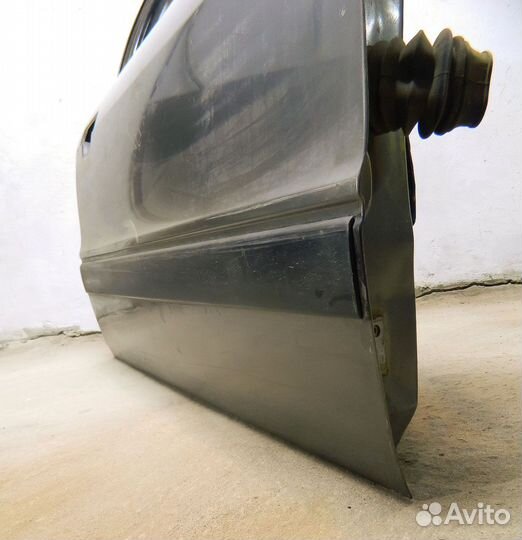 Дверь передняя правая Audi 80 B3 (недочеты)