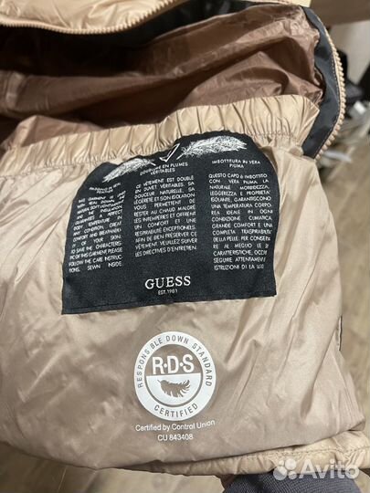 Брендовый пуховик guess