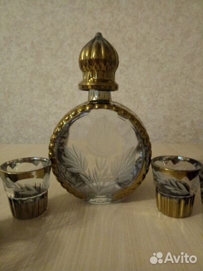 Графин с 6 стопками, рюмками