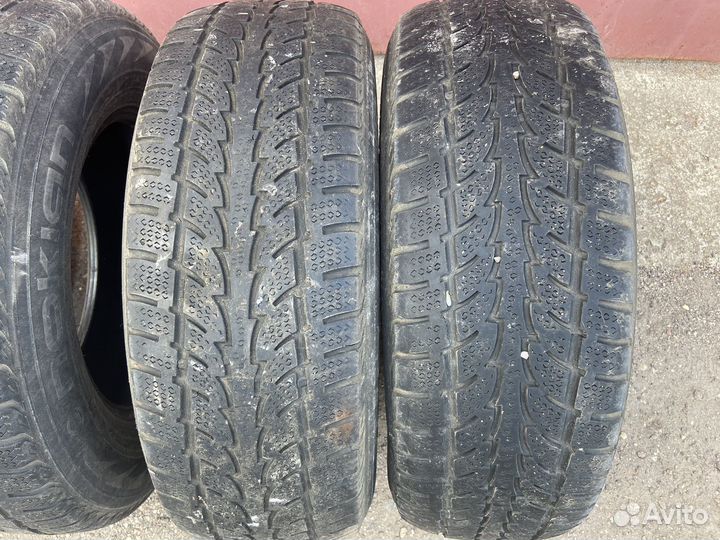 Nokian Tyres WR 235/70 R16 105H