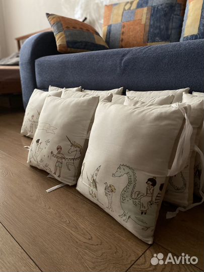 Бортики-подушки в детскую кроватку,комплект