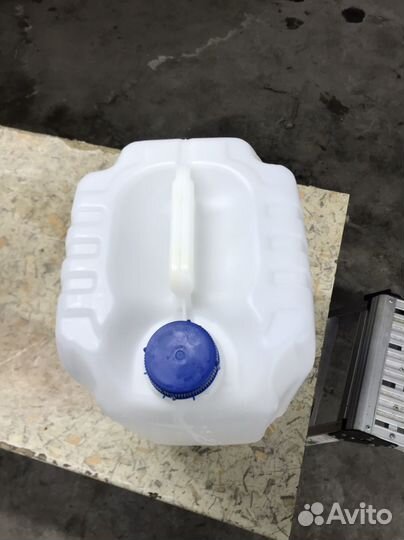 Канистра пластиковая 20 литров