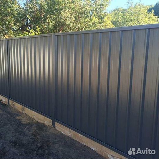 Забор из профнастила в рамке в Торопце