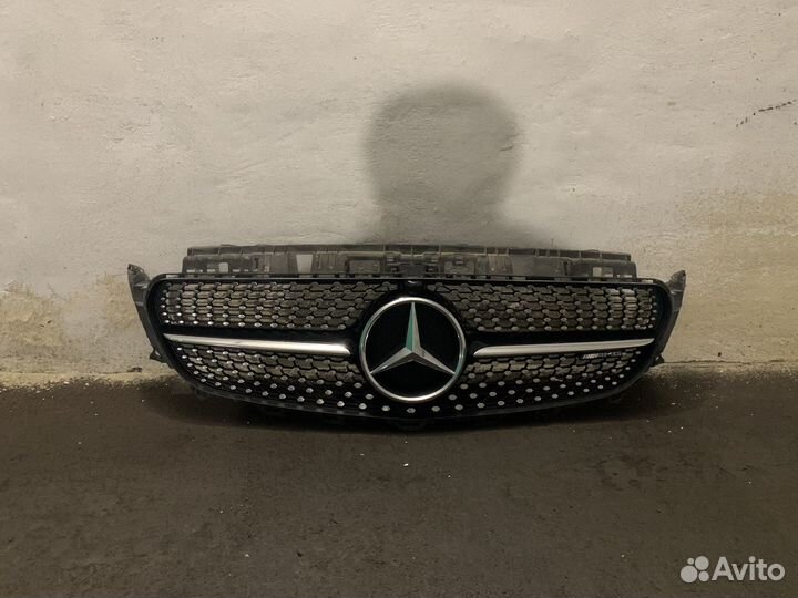 Решетка радиатора Mercedes E (W213 С238) 16-21 бу