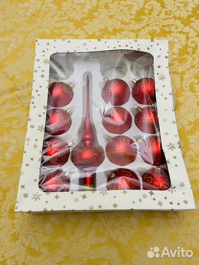 Набор стеклянных елочных шаров с верхушкой