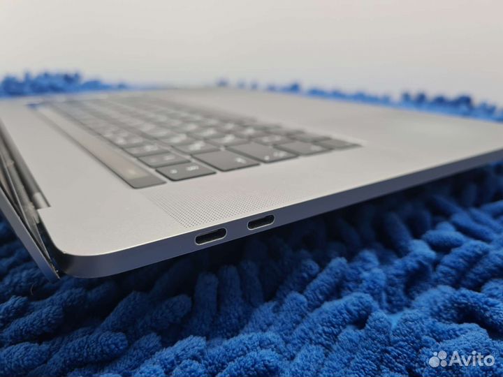 Apple MacBook Pro 15 2016 i7 16/256 Radeon 460 4Gb
