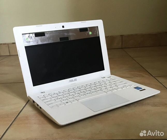 Asus X200M в разбор