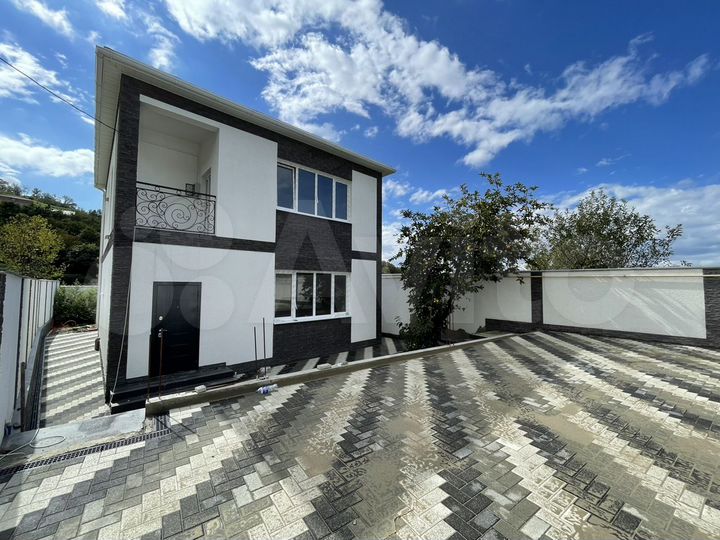 Дом 143,7 м² на участке 3,3 сот.