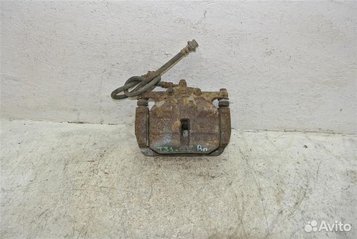 Суппорт передний правый Nissan Qashqai (J10) 2006