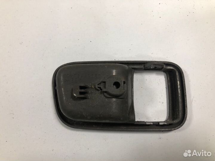 Накладка на ручки дверей передняя левая Toyota