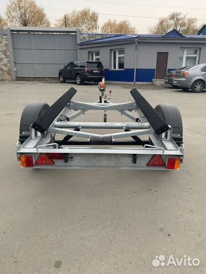Лодочный прицеп 