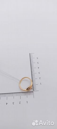 Кольцо с природным камнем Золото
