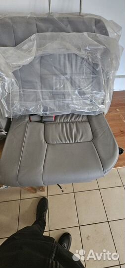 Задний ряд сидений на lexus LX 470