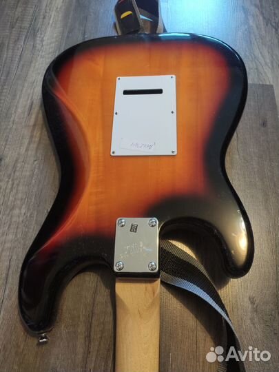 Электрогитара Squire bullet strat by Fender