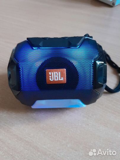 Блютуз колонка jbl