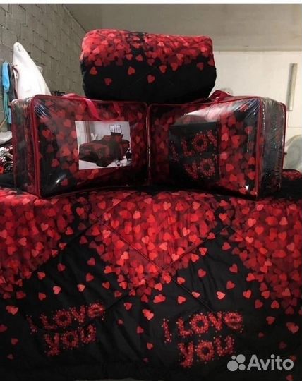Комплект постельного белья с одеялом и подушками